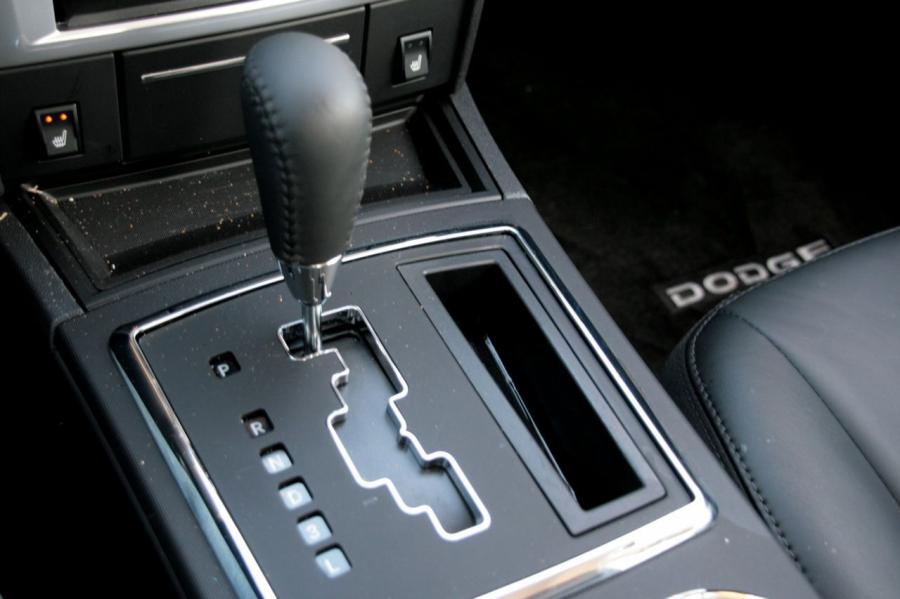  Dodge Charger SXT 3.5 2009 года  (фото 13 из 30)
